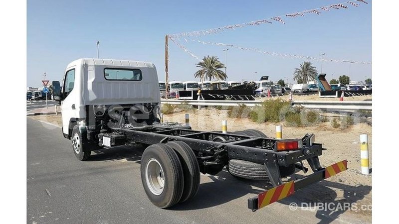 Big with watermark mitsubishi carisma east mah%c3%a9 import dubai 5348