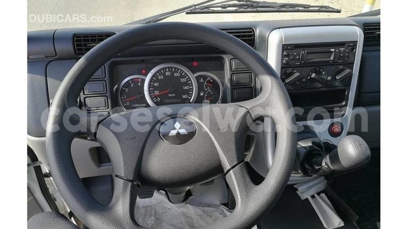 Big with watermark mitsubishi carisma east mah%c3%a9 import dubai 5348