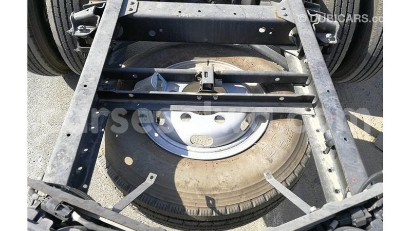 Big with watermark mitsubishi carisma east mah%c3%a9 import dubai 5348