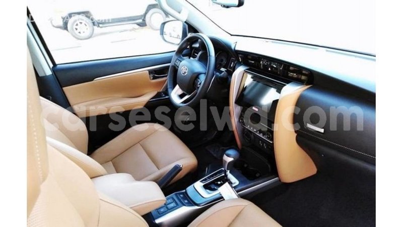 Big with watermark toyota fortuner east mah%c3%a9 import dubai 5349