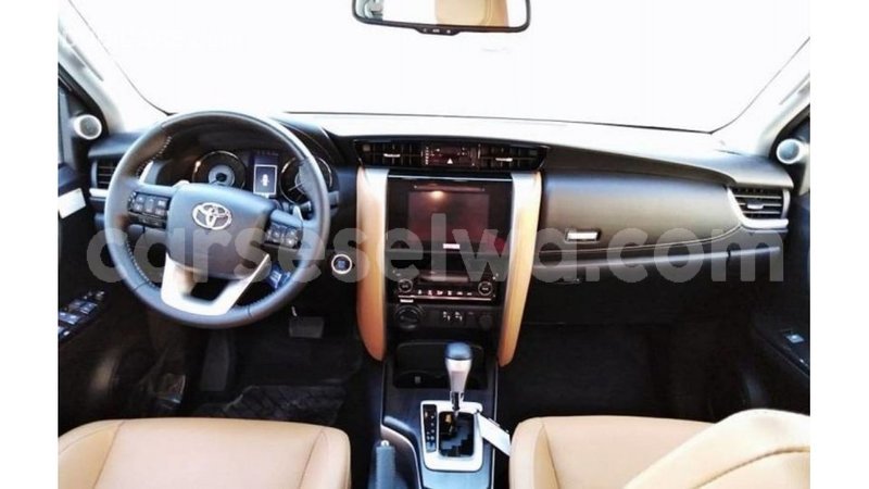 Big with watermark toyota fortuner east mah%c3%a9 import dubai 5349