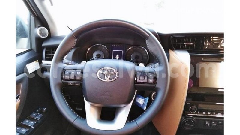 Big with watermark toyota fortuner east mah%c3%a9 import dubai 5349