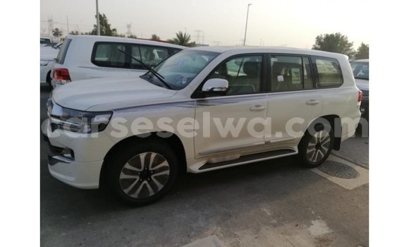 Buy Import Toyota Land Cruiser White Car in Import - Dubai in East Mahé Buy Import Toyota Land Cruiser White Car in Import - Dubai in East Mahé