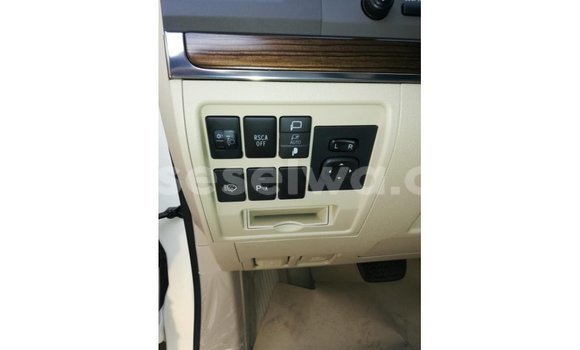 Buy Import Toyota Land Cruiser White Car in Import - Dubai in East Mahé Buy Import Toyota Land Cruiser White Car in Import - Dubai in East Mahé