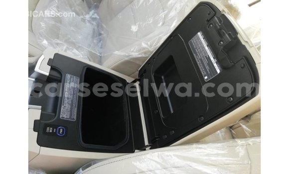 Buy Import Toyota Land Cruiser White Car in Import - Dubai in East Mahé Buy Import Toyota Land Cruiser White Car in Import - Dubai in East Mahé