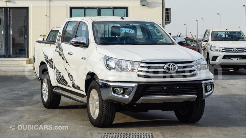 Big with watermark toyota hilux east mah%c3%a9 import dubai 5354
