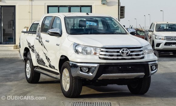 Acheter Import Voiture Toyota Hilux Blanc à Import - Dubai, East Mahé Acheter Import Voiture Toyota Hilux Blanc à Import - Dubai, East Mahé