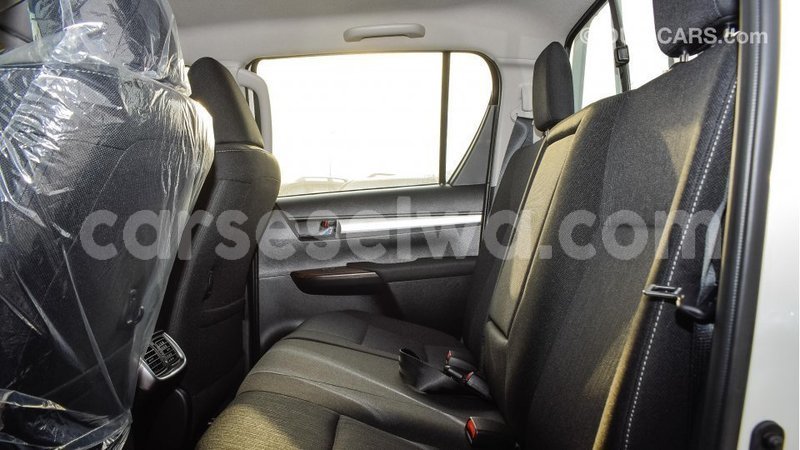 Big with watermark toyota hilux east mah%c3%a9 import dubai 5354