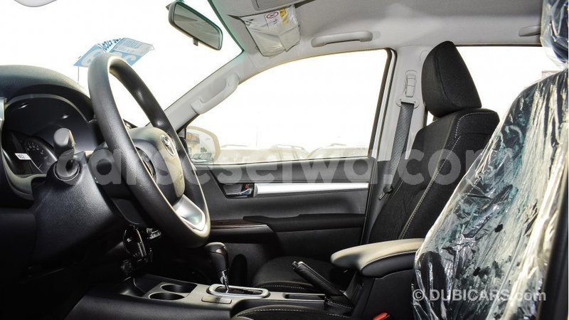 Big with watermark toyota hilux east mah%c3%a9 import dubai 5354