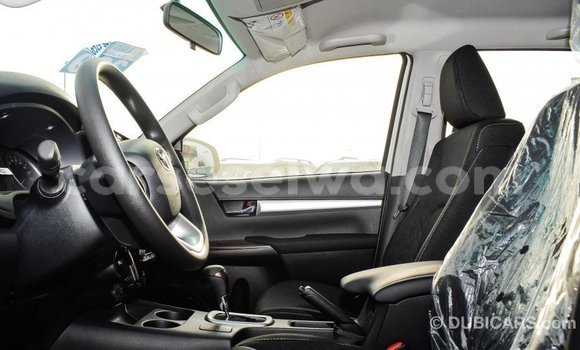 Acheter Import Voiture Toyota Hilux Blanc à Import - Dubai, East Mahé Acheter Import Voiture Toyota Hilux Blanc à Import - Dubai, East Mahé