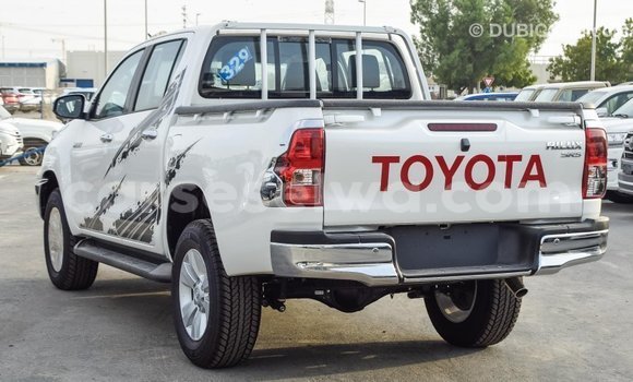 Acheter Import Voiture Toyota Hilux Blanc à Import - Dubai, East Mahé Acheter Import Voiture Toyota Hilux Blanc à Import - Dubai, East Mahé