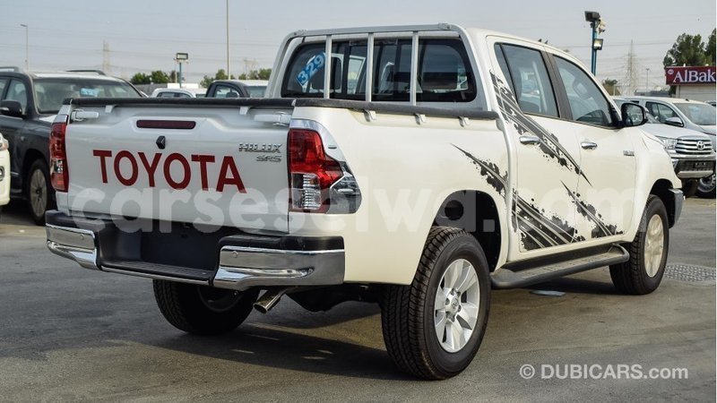 Big with watermark toyota hilux east mah%c3%a9 import dubai 5354