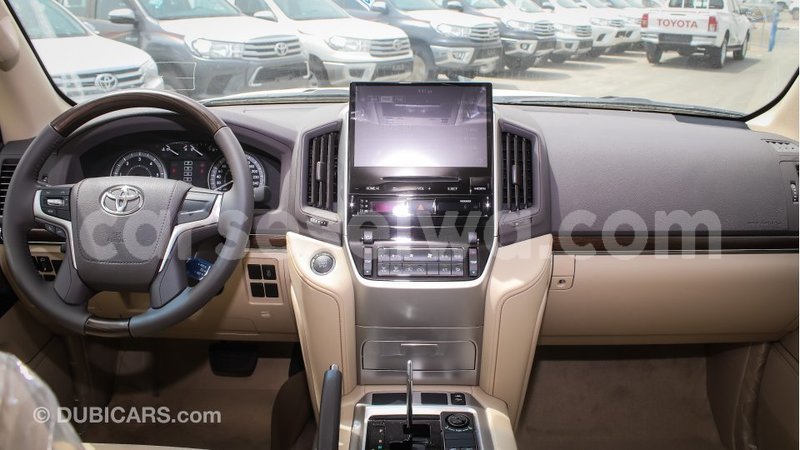 Big with watermark toyota land cruiser east mah%c3%a9 import dubai 5355