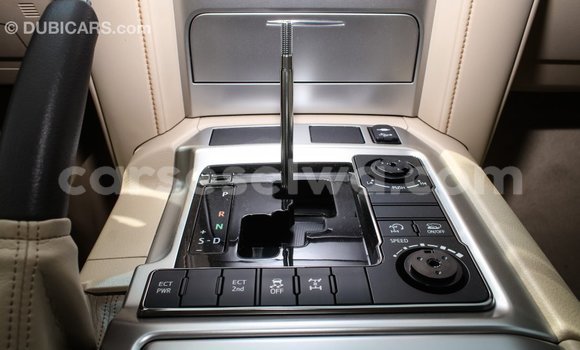 Acheter Import Voiture Toyota Land Cruiser Noir à Import - Dubai, East Mahé Acheter Import Voiture Toyota Land Cruiser Noir à Import - Dubai, East Mahé