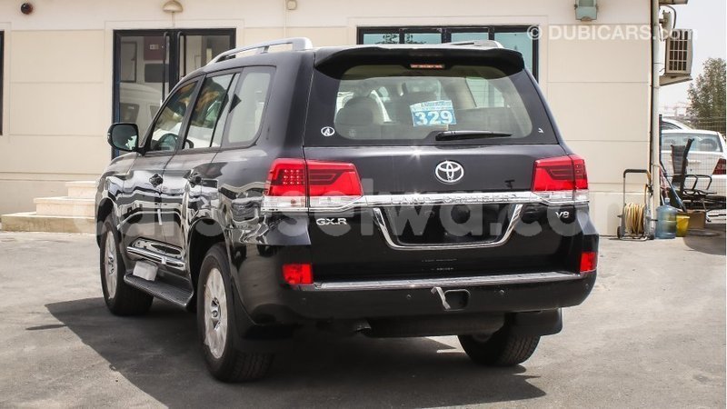 Big with watermark toyota land cruiser east mah%c3%a9 import dubai 5355