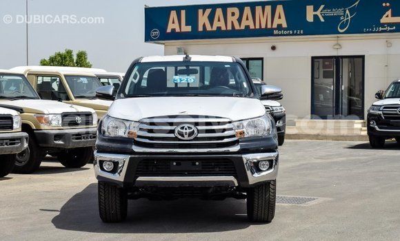 Acheter Import Voiture Toyota Hilux Noir à Import - Dubai, East Mahé Acheter Import Voiture Toyota Hilux Noir à Import - Dubai, East Mahé