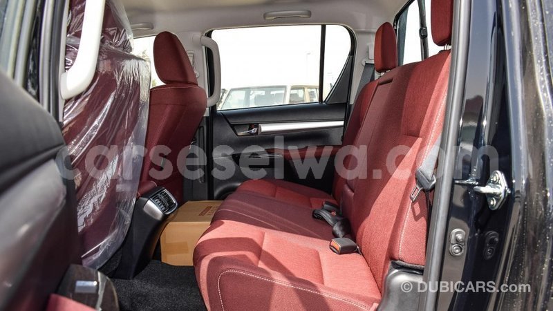 Big with watermark toyota hilux east mah%c3%a9 import dubai 5356