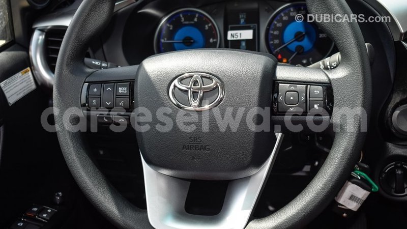 Big with watermark toyota hilux east mah%c3%a9 import dubai 5356