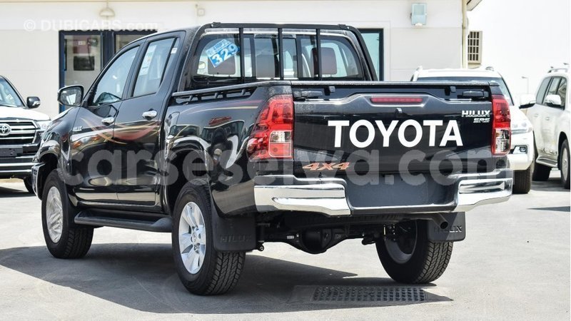 Big with watermark toyota hilux east mah%c3%a9 import dubai 5356