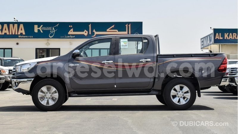 Big with watermark toyota hilux east mah%c3%a9 import dubai 5357