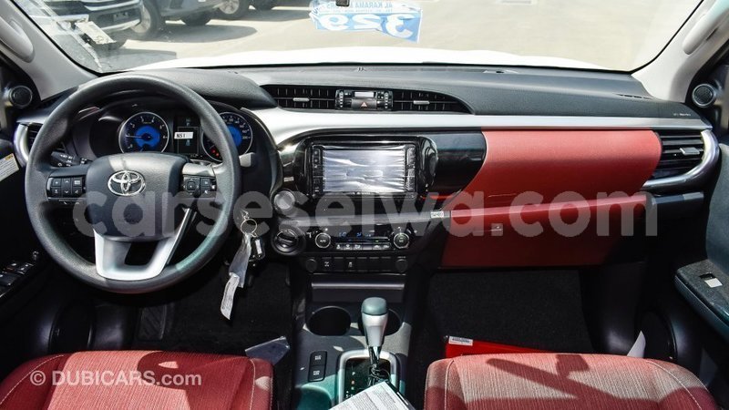 Big with watermark toyota hilux east mah%c3%a9 import dubai 5357