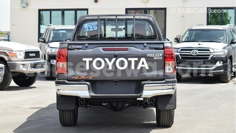 Big with watermark toyota hilux east mah%c3%a9 import dubai 5357