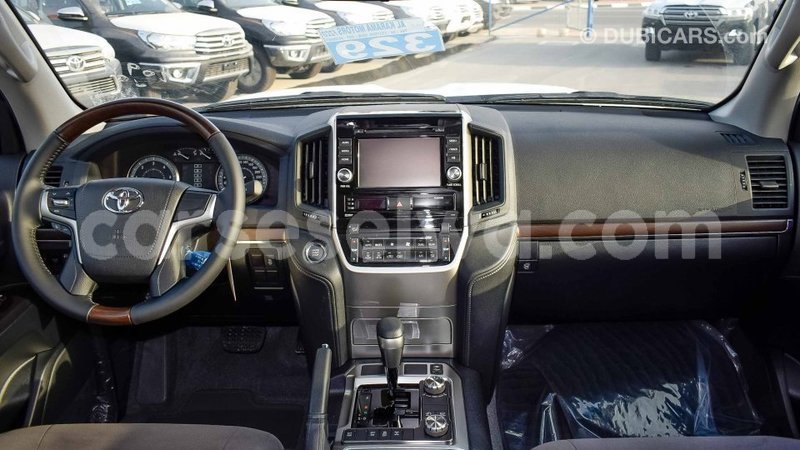Big with watermark toyota land cruiser east mah%c3%a9 import dubai 5358