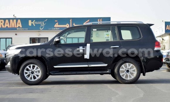 Acheter Import Voiture Toyota Land Cruiser Noir à Import - Dubai, East Mahé Acheter Import Voiture Toyota Land Cruiser Noir à Import - Dubai, East Mahé