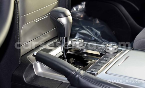 Acheter Import Voiture Toyota Land Cruiser Noir à Import - Dubai, East Mahé Acheter Import Voiture Toyota Land Cruiser Noir à Import - Dubai, East Mahé