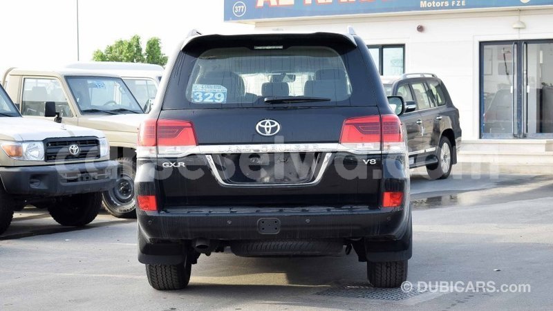Big with watermark toyota land cruiser east mah%c3%a9 import dubai 5359