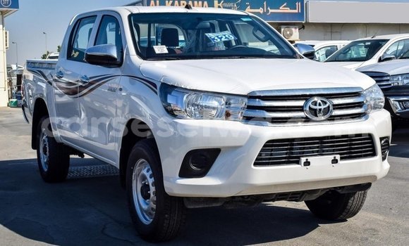 Acheter Import Voiture Toyota Hilux Blanc à Import - Dubai, East Mahé Acheter Import Voiture Toyota Hilux Blanc à Import - Dubai, East Mahé