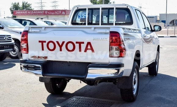 Acheter Import Voiture Toyota Hilux Blanc à Import - Dubai, East Mahé Acheter Import Voiture Toyota Hilux Blanc à Import - Dubai, East Mahé
