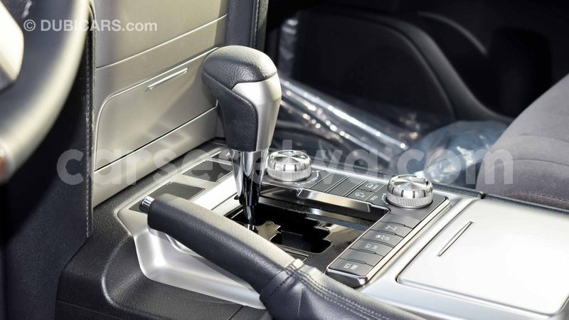 Big with watermark toyota land cruiser east mah%c3%a9 import dubai 5363