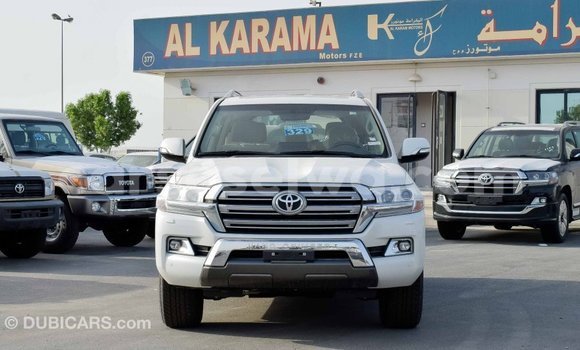 Acheter Import Voiture Toyota Land Cruiser Blanc à Import - Dubai, East Mahé Acheter Import Voiture Toyota Land Cruiser Blanc à Import - Dubai, East Mahé