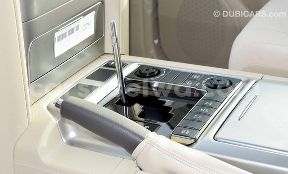 Acheter Import Voiture Toyota Land Cruiser Blanc à Import - Dubai, East Mahé Acheter Import Voiture Toyota Land Cruiser Blanc à Import - Dubai, East Mahé
