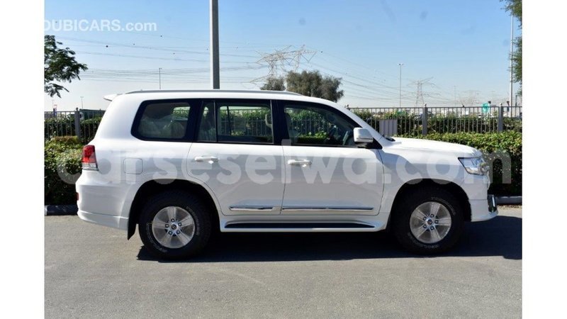 Big with watermark toyota land cruiser east mah%c3%a9 import dubai 5372
