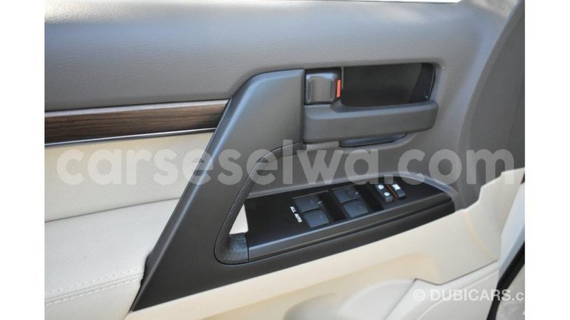 Big with watermark toyota land cruiser east mah%c3%a9 import dubai 5372