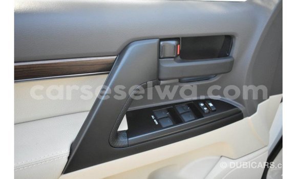 Buy Import Toyota Land Cruiser White Car in Import - Dubai in East Mahé Buy Import Toyota Land Cruiser White Car in Import - Dubai in East Mahé
