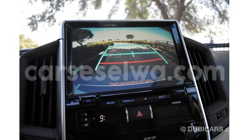 Big with watermark toyota land cruiser east mah%c3%a9 import dubai 5372