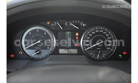 Buy Import Toyota Land Cruiser White Car in Import - Dubai in East Mahé Buy Import Toyota Land Cruiser White Car in Import - Dubai in East Mahé