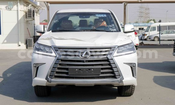 Acheter Import Voiture Lexus LX Blanc à Import - Dubai, East Mahé Acheter Import Voiture Lexus LX Blanc à Import - Dubai, East Mahé