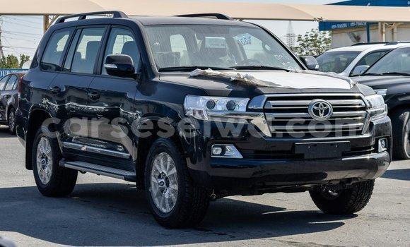 Acheter Import Voiture Toyota Land Cruiser Noir à Import - Dubai, East Mahé Acheter Import Voiture Toyota Land Cruiser Noir à Import - Dubai, East Mahé