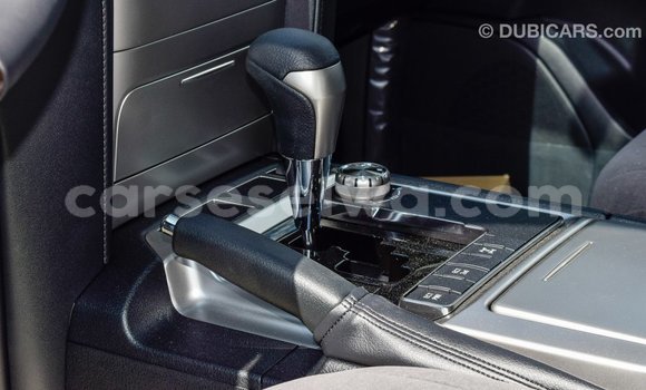 Acheter Import Voiture Toyota Land Cruiser Noir à Import - Dubai, East Mahé Acheter Import Voiture Toyota Land Cruiser Noir à Import - Dubai, East Mahé