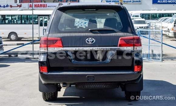 Acheter Import Voiture Toyota Land Cruiser Noir à Import - Dubai, East Mahé Acheter Import Voiture Toyota Land Cruiser Noir à Import - Dubai, East Mahé