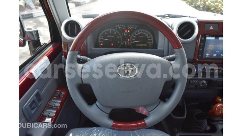 Big with watermark toyota land cruiser east mah%c3%a9 import dubai 5387