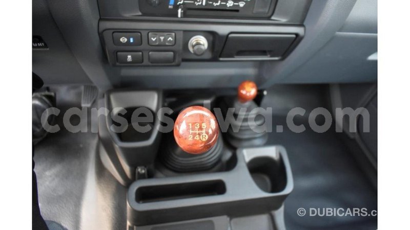 Big with watermark toyota land cruiser east mah%c3%a9 import dubai 5387