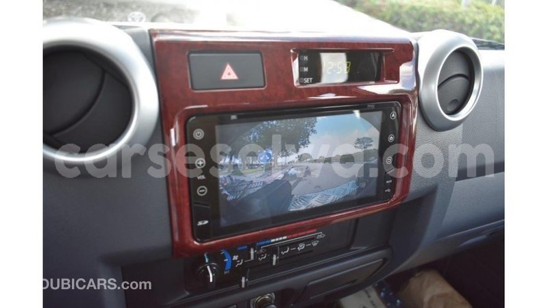 Big with watermark toyota land cruiser east mah%c3%a9 import dubai 5387