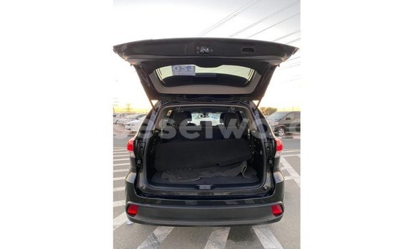 Acheter Import Voiture Toyota Highlander Noir à Import - Dubai, East Mahé Acheter Import Voiture Toyota Highlander Noir à Import - Dubai, East Mahé