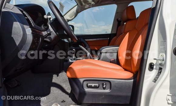 Acheter Import Voiture Toyota Land Cruiser Blanc à Import - Dubai, East Mahé Acheter Import Voiture Toyota Land Cruiser Blanc à Import - Dubai, East Mahé