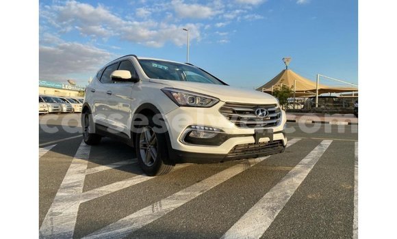 Acheter Import Voiture Hyundai Santa Fe Blanc à Import - Dubai, East Mahé Acheter Import Voiture Hyundai Santa Fe Blanc à Import - Dubai, East Mahé